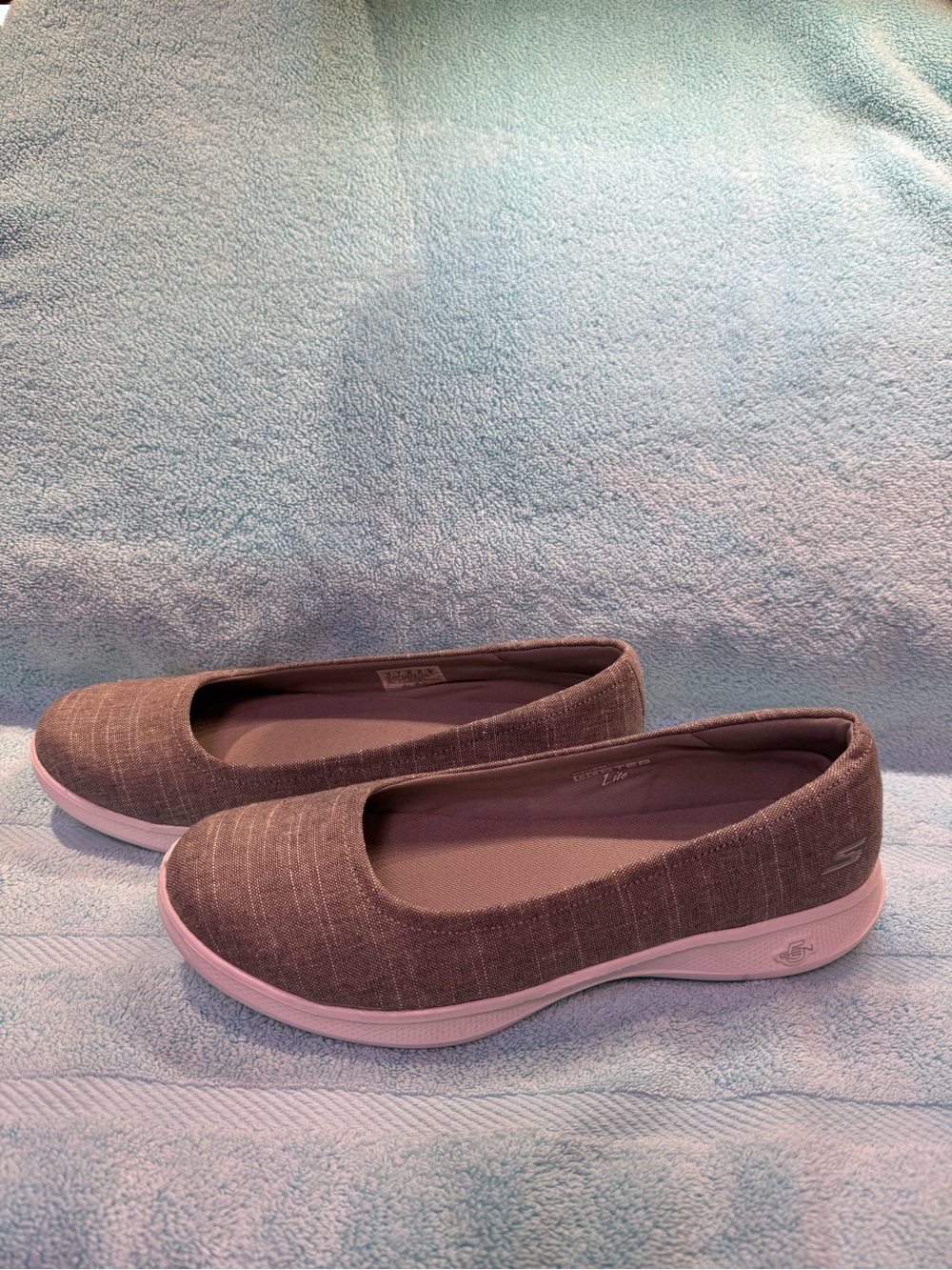 Skechers Women's Gray Slip-On Flats
